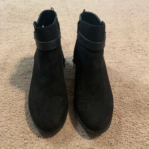 Old Navy Black Booties